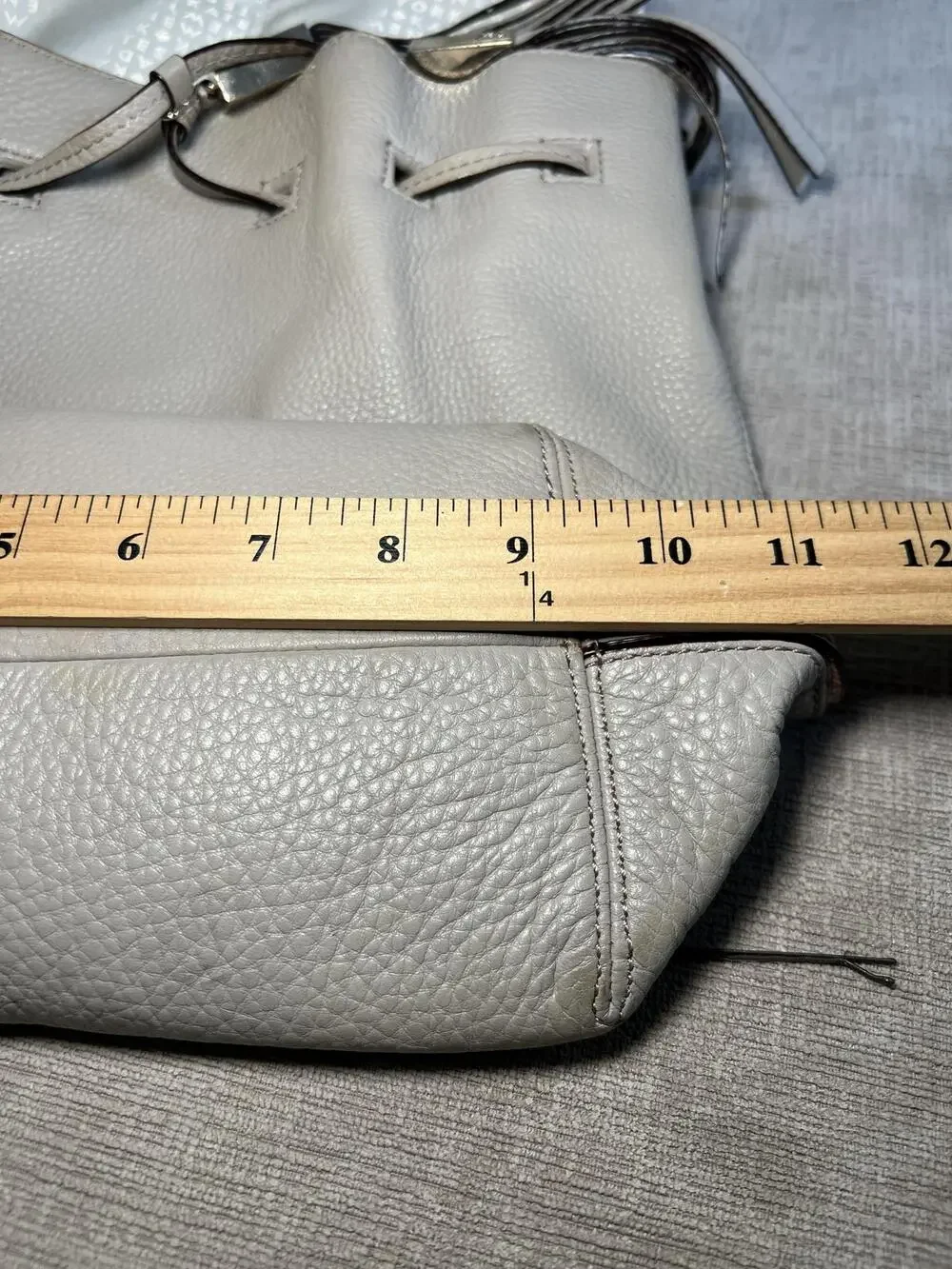 Kate Spade Bucket Bag Womens Large Beige Leather Tassel Drawstring Crossbody